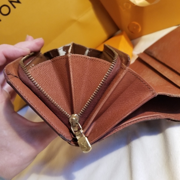 Louis Vuitton Monogram Porte-Monnaie Tresor Wallet - Picture 13 of 17